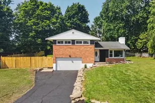 18 Lacresta Dr, Florence, KY 41042 - Photo 1