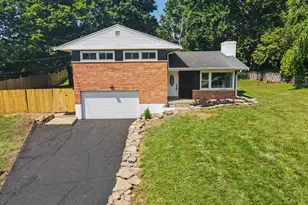 18 Lacresta Dr, Florence, KY 41042 - Photo 2