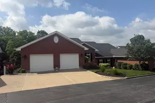 16 Thomas Pointe Dr, Fort Thomas, KY 41075 - Photo 2