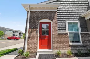 2526 Elyria Ct, Crescent Springs, KY 41017 - Photo 2