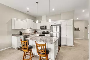 2526 Elyria Ct, Crescent Springs, KY 41017 - Photo 4