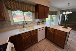 8442 Woodcreek Dr, Florence, KY 41042 - Photo 8