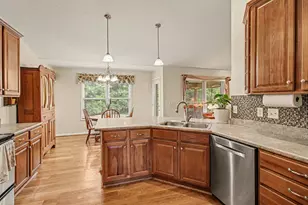 1604 Creekview Dr, Florence, KY 41042 - Photo 6