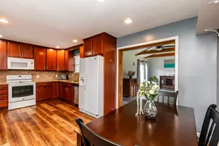 1989 Hart Dr, Hebron, KY 41048 - Photo 8