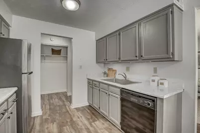 3 Highland Meadows Drive #8, Highland Heights, KY 41076 - Photo 6