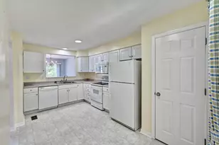 8540 Wiltshire Way, Florence, KY 41042 - Photo 6
