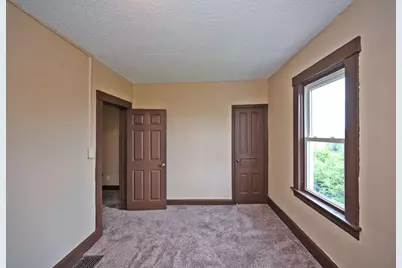 221 W 13th Street, Newport, KY 41071 - Photo 12