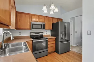 2640 Majestic Prince Dr, Burlington, KY 41005 - Photo 2