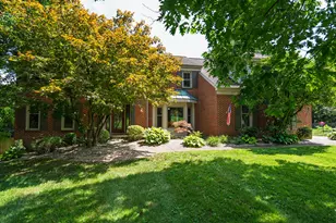 8142 Heatherwood Dr, Florence, KY 41042 - Photo 2