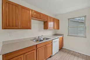 201 Merravay Dr, Florence, KY 41042 - Photo 6