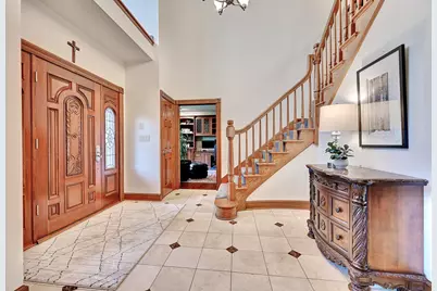906 Squire Hill Court, Crescent Springs, KY 41017 - Photo 2