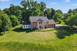 1070 Tudor Ln, Florence, KY 41042 - Photo 2