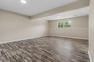 1052 Fallbrook Dr, Elsmere, KY 41018 - Photo 10