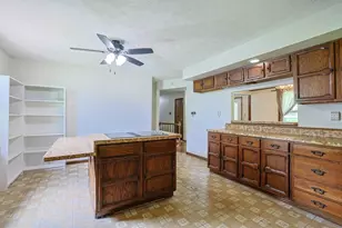 736 Parkview Dr, Latonia, KY 41015 - Photo 10