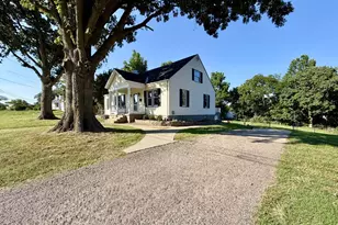 33 Eastern Ave, Elsmere, KY 41018 - Photo 1