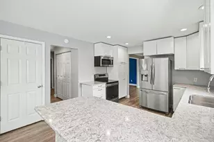 816 Deena Dr, Villa Hills, KY 41017 - Photo 8