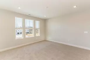 556 Tristan Ln, Florence, KY 41042 - Photo 4