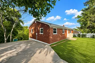210 Cottonwood Dr, Dry Ridge, KY 41035 - Photo 2