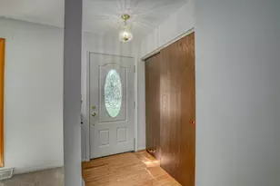 8576 Winthrop Cir, Florence, KY 41042 - Photo 4