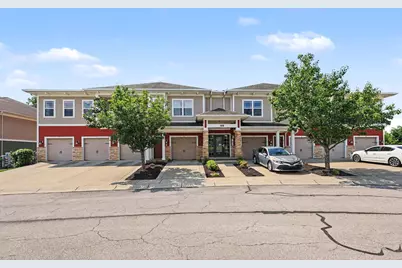 567 Riverpointe Drive #2, Dayton, KY 41074 - Photo 1