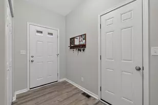 947 Willow Creek Dr, Alexandria, KY 41001 - Photo 2
