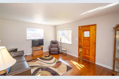 16 E 43rd Street, Latonia, KY 41015 - Photo 4
