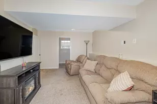 401 Lost Creek Dr, Walton, KY 41094 - Photo 16