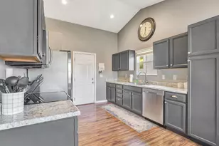 2712 Benjamin Ln, Hebron, KY 41048 - Photo 8