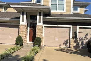 358 Riverpointe Dr, Dayton, KY 41074 - Photo 2