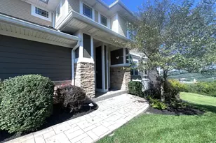 358 Riverpointe Dr, Dayton, KY 41074 - Photo 1