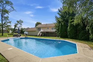 2652 Majestic Prince Dr, Burlington, KY 41005 - Photo 2