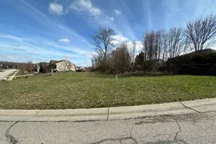 3911 Deertrail Dr, Erlanger, KY 41018 - Photo 4