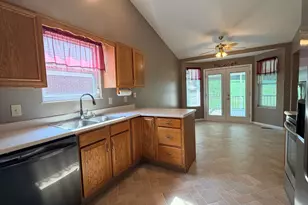 6527 Tall Oaks Dr, Florence, KY 41042 - Photo 6