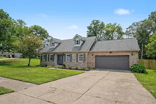 156 Burgess Ln, Florence, KY 41042 - Photo 2