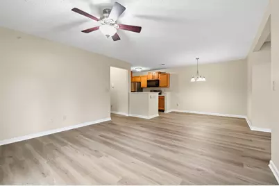 561 Napa Valley Lane #6, Crestview Hills, KY 41017 - Photo 2