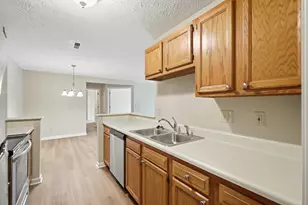 561 Napa Valley Ln, Crestview Hills, KY 41017 - Photo 6