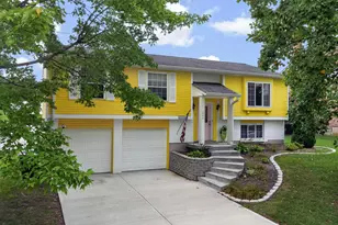 640 Rogers Rd, Villa Hills, KY 41017 - Photo 1