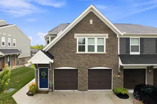 588 Foxhill Dr, Crescent Springs, KY 41017 - Photo 1