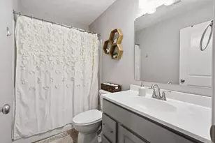 588 Foxhill Dr, Crescent Springs, KY 41017 - Photo 14