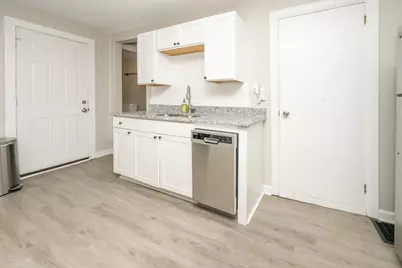230 W 9th Street, Newport, KY 41071 - Photo 6