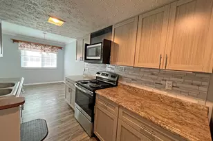 1561 Greens Edge Dr, Florence, KY 41042 - Photo 8