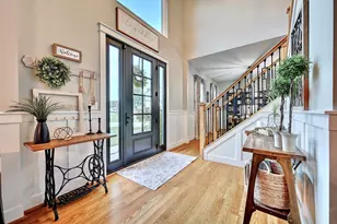 631 Meadow Wood Dr, Crescent Springs, KY 41017 - Photo 2
