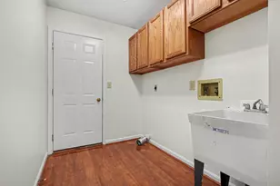 1216 Darvyville Dr, Florence, KY 41042 - Photo 6