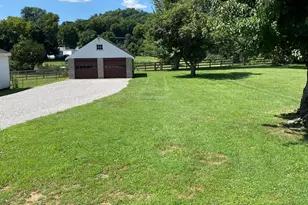 210 E 3rd St, Silver Grove, KY 41085 - Photo 10