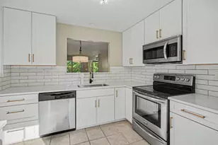 9000 Steeplebush Dr, Florence, KY 41042 - Photo 4