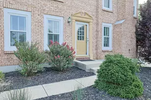 6812 Upland Ct, Florence, KY 41042 - Photo 2