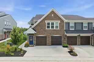 592 Foxhill Dr, Crescent Springs, KY 41017 - Photo 1
