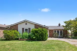 205 Merravay Dr, Florence, KY 41042 - Photo 2