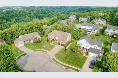 835 Crossings Drive, Crescent Springs, KY 41017 - Photo 2