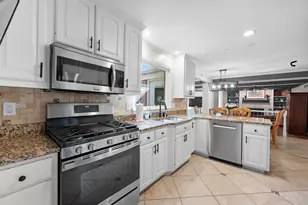 1860 Beacon Hill Dr, Fort Wright, KY 41011 - Photo 6